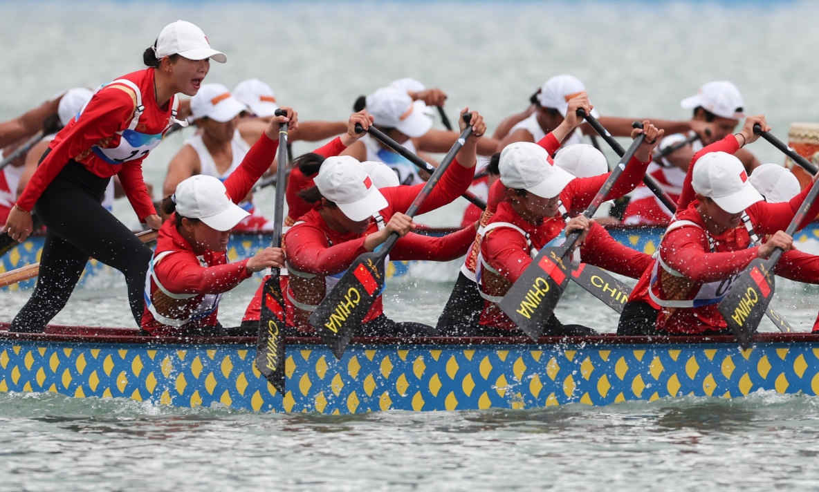 龙舟女子.jpg 龙舟女子.jpg