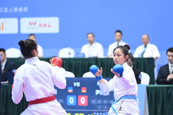 龚莉（右）.jpg
