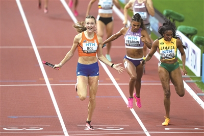 zgtyb0829004_004_01_b.jpg zgtyb0829004_004_01_b.jpg