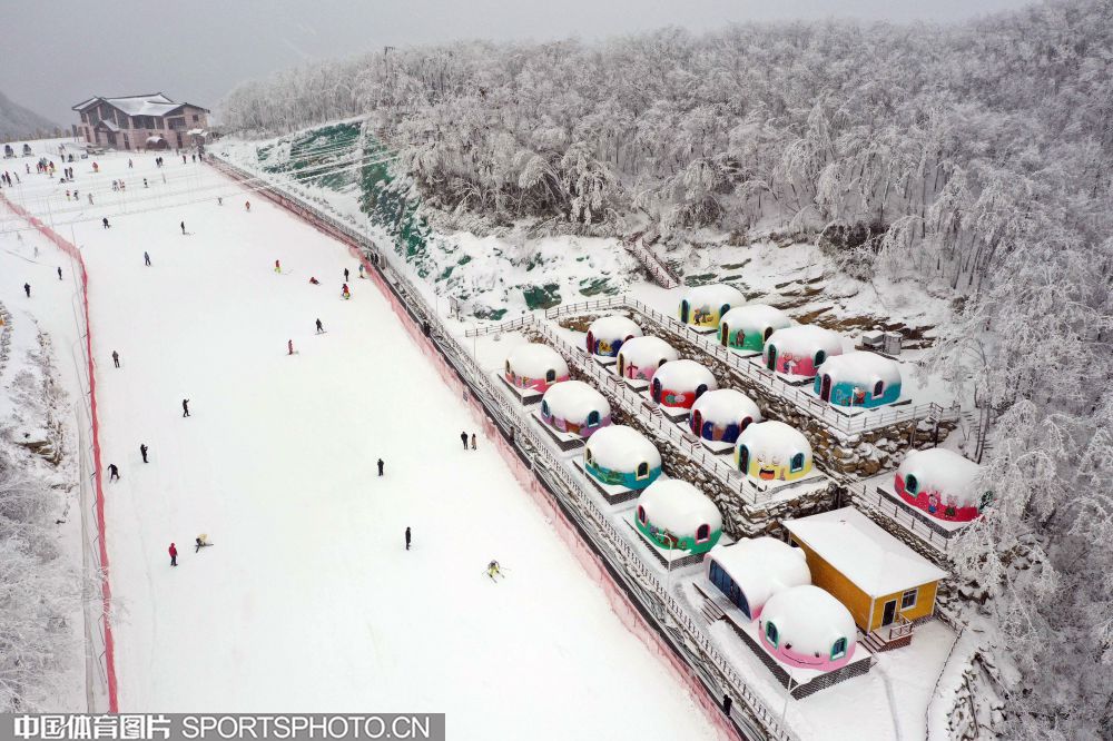 1022-滑雪3.jpg 1022-滑雪3.jpg