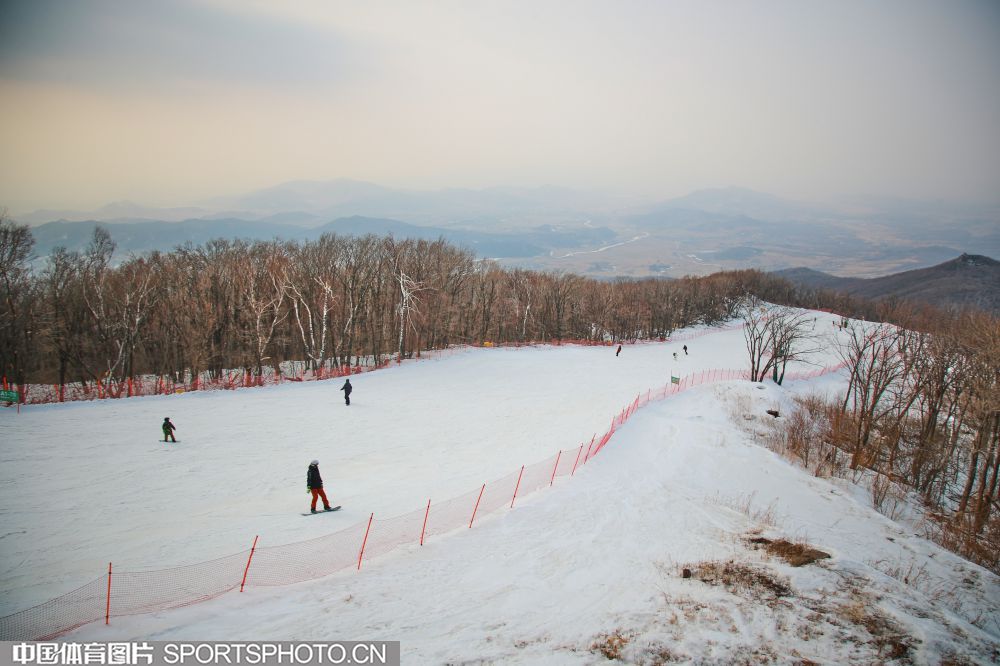 1022-滑雪1.jpg 1022-滑雪1.jpg